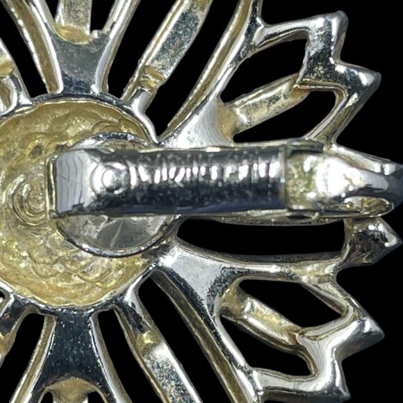 Sarah Coventry Vintage Daisy Earrings Silver Clip On Floral Coquette Retro Glam - Picture 6 of 6